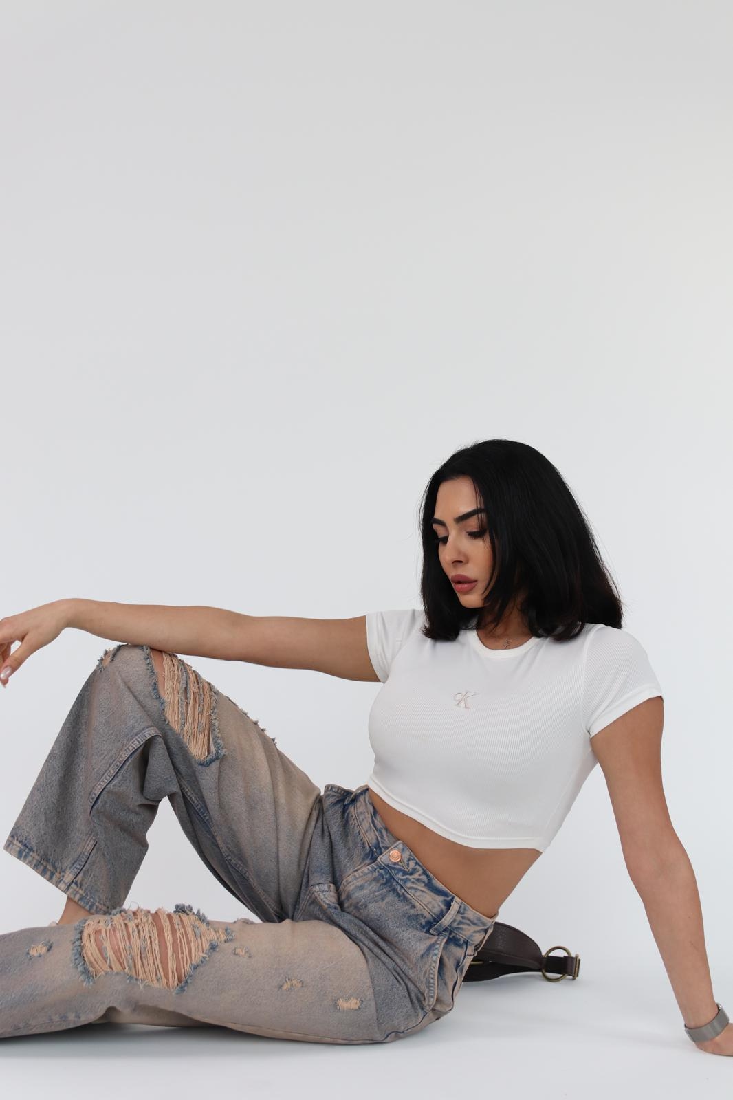 Skater Fit Yırtık Tint Wash Jean